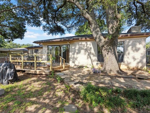 1228  Valentine Street , Hurst Texas 76053