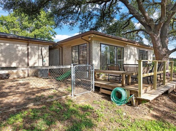 1228  Valentine Street , Hurst Texas 76053