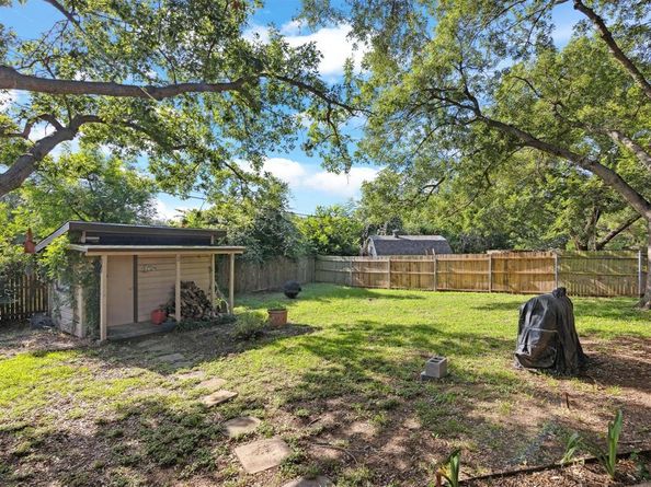 1228  Valentine Street , Hurst Texas 76053