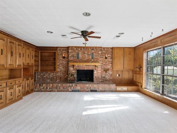 1228  Valentine Street , Hurst Texas 76053