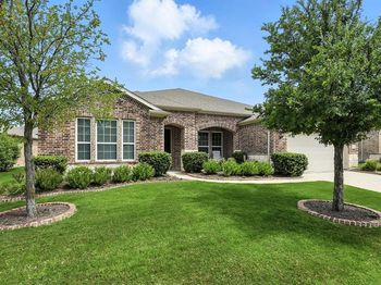 2482  Luna Vista Lane 