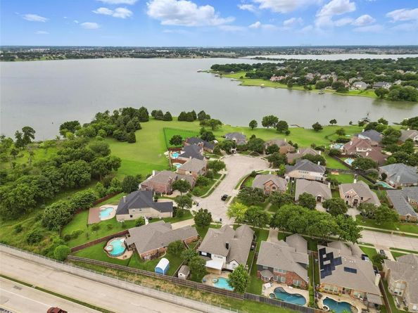 1818  Benedict Court , Rowlett Texas 75088