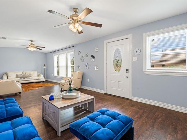 211  Second Street , Denton Texas 76201