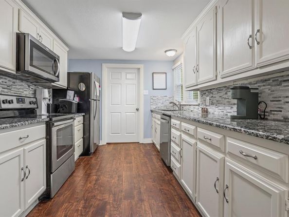 211  Second Street , Denton Texas 76201