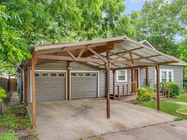 211  Second Street , Denton Texas 76201