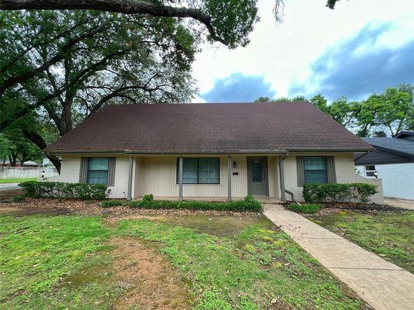 2000  Pecandale Drive , Arlington Texas 76013