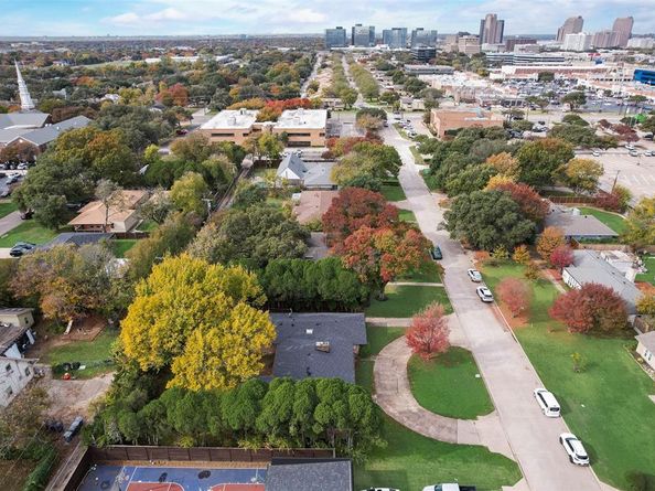 6106  Linden Lane , Dallas Texas 75230
