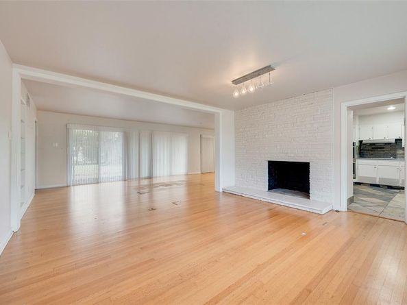 6106  Linden Lane , Dallas Texas 75230
