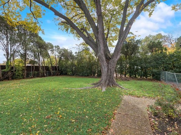 6106  Linden Lane , Dallas Texas 75230