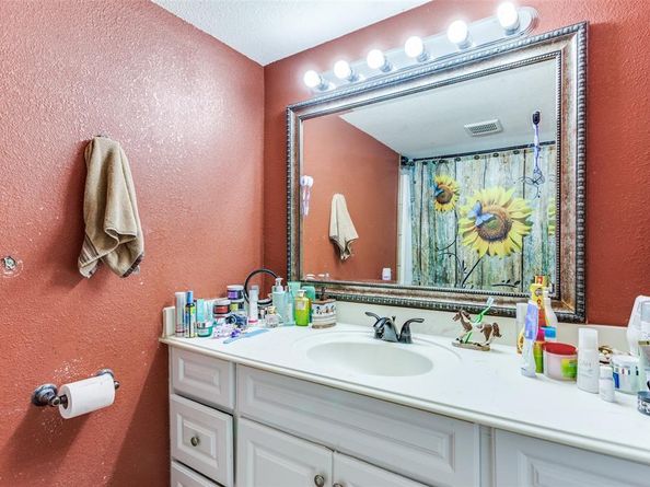 5720  Wilkes Drive , Fort Worth Texas 76119