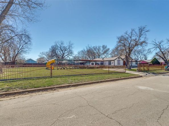 5720  Wilkes Drive , Fort Worth Texas 76119
