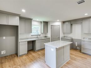 1438 E Waco Avenue , Dallas Texas 75216