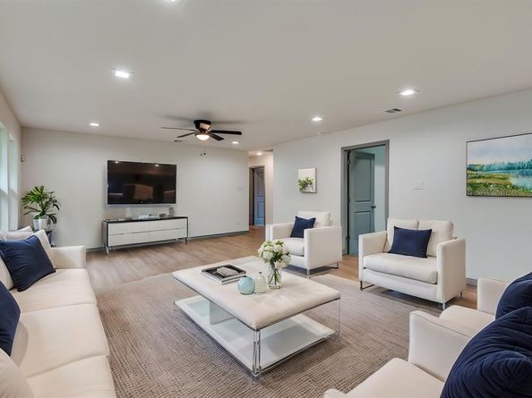 1438 E Waco Avenue , Dallas Texas 75216