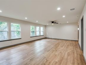 1438 E Waco Avenue , Dallas Texas 75216
