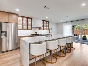 3895  Antigua Circle , Dallas Texas 75244