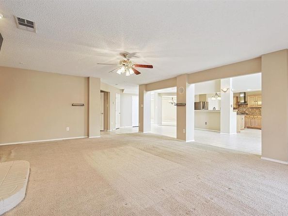 225  Quail Trail Lane , Arlington Texas 76002