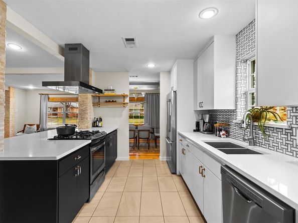 4815  Chilton Drive , Dallas Texas 75227