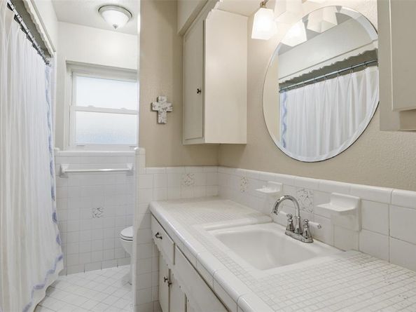 9027-9029  Villa Park Circle , Dallas Texas 75225