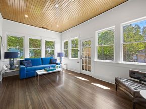 732  Haines Avenue , Dallas Texas 75208