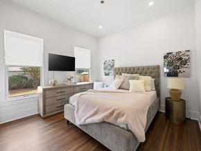 732  Haines Avenue , Dallas Texas 75208