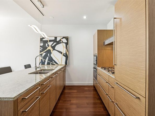 2900  Mckinnon Street  303, Dallas Texas 75201