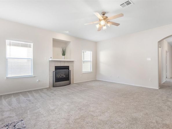 1725  Spanish Moss Way , Savannah Texas 76227