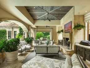 15  Robledo Drive , Dallas Texas 75230