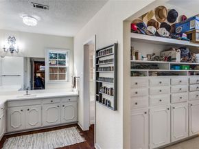 1213  Greenbriar Lane , Arlington Texas 76013