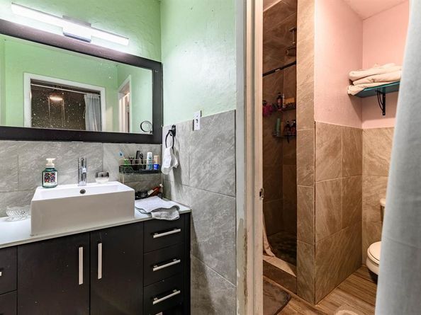 2108  Warwick Drive , Arlington Texas 76015