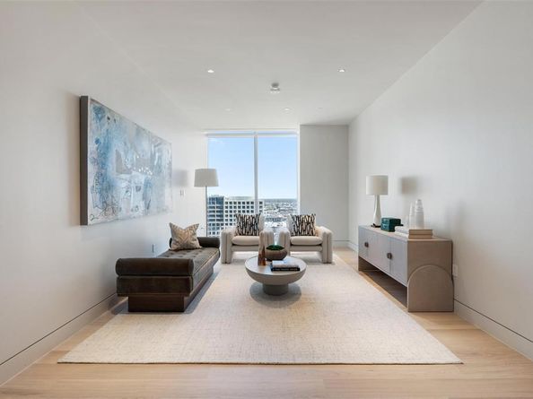1747  Leonard Street  2401, Dallas Texas 75201
