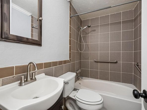 2332  Hartline Drive , Dallas Texas 75228