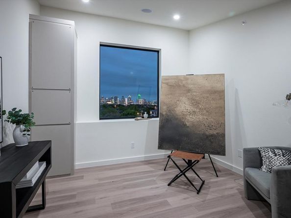 4534  Lake Avenue  103, Dallas Texas 75219