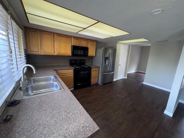 1610  Kingston Drive , Grand Prairie Texas 75051