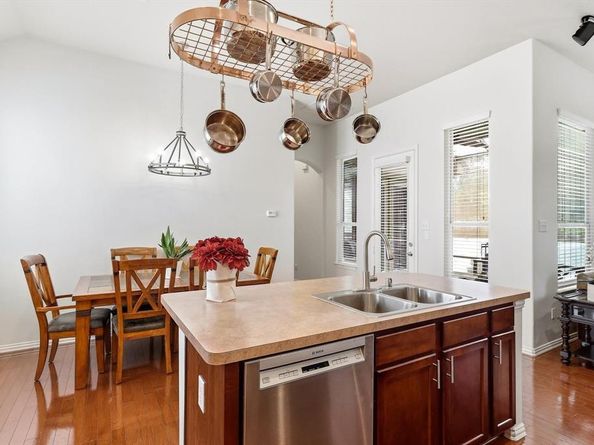 1901  Brown Thrasher Boulevard , Savannah Texas 76227