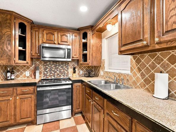 1813  Barron Lane , Fort Worth Texas 76112