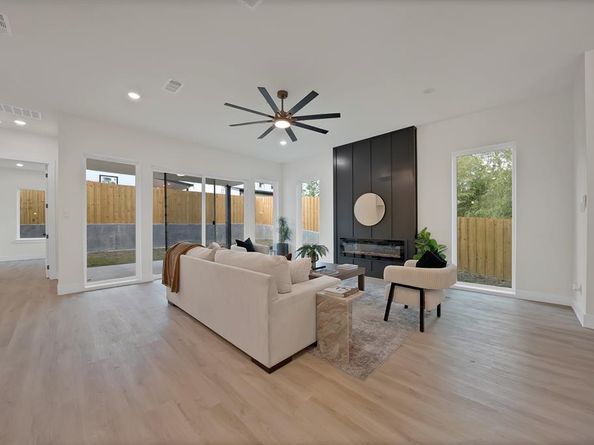 1415  Fayette Street , Dallas Texas 75203