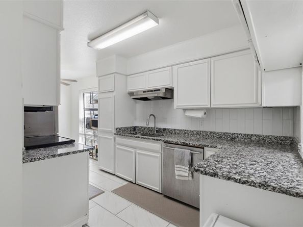 13725  Flagstone Lane , Dallas Texas 75240