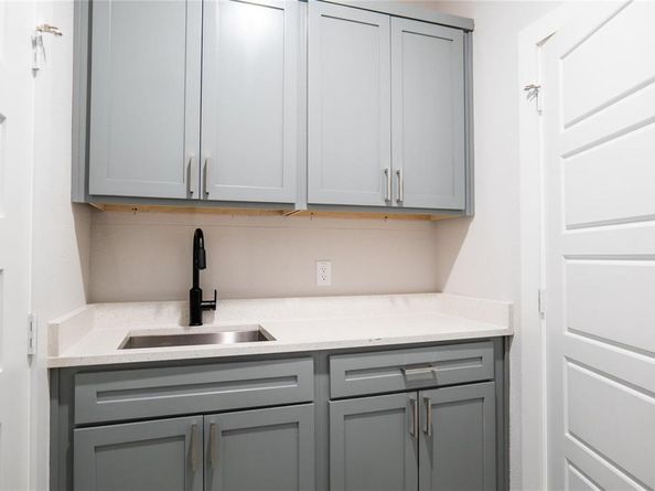 1231  Claude Street , Dallas Texas 75203