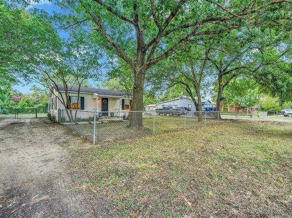 826 W Laramie Lane , Dallas Texas 75217