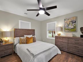 826 W Laramie Lane , Dallas Texas 75217