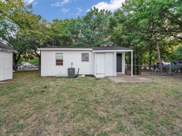 826 W Laramie Lane , Dallas Texas 75217