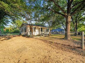 826 W Laramie Lane , Dallas Texas 75217
