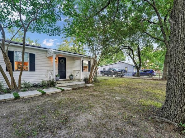 826 W Laramie Lane , Dallas Texas 75217