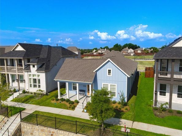 2216  Sternpost Mews , Rowlett Texas 75088