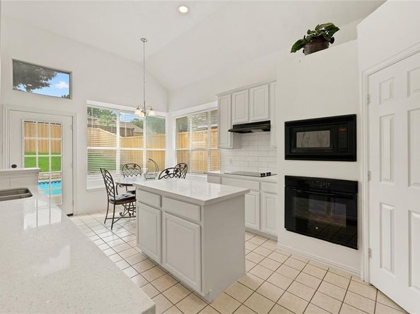 2613  University Drive , Rowlett Texas 75088