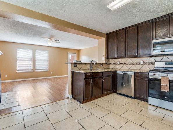 1356  Fox Glenn  , Cedar Hill Texas 75104