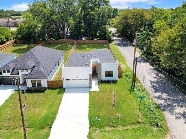 3900  De Maggio Avenue , Dallas Texas 75210