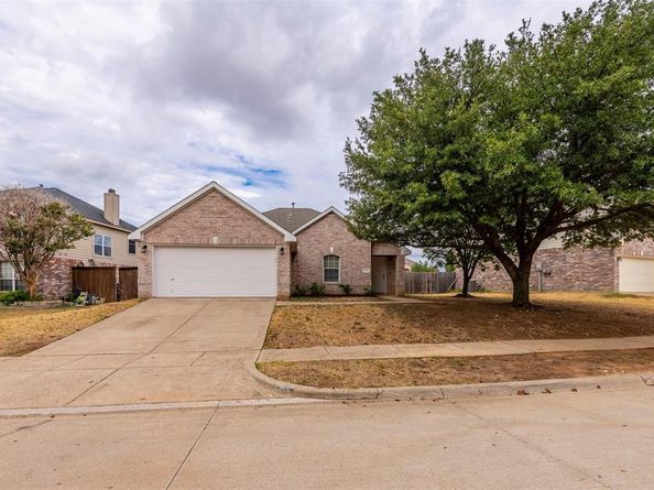 229  Lincoln Lane , Crowley Texas 76036
