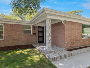 1800  Versailles Road , Fort Worth Texas 76116