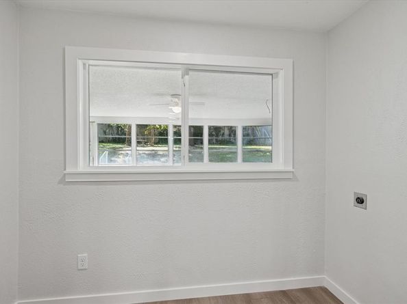 1800  Versailles Road , Fort Worth Texas 76116